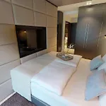 Apartment White Pearl 3.07 *
